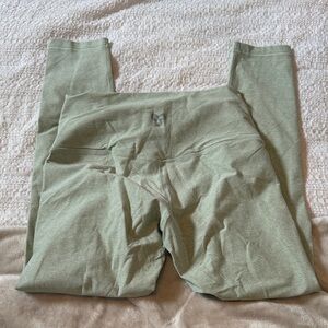 Aritizia leggings Tn Action